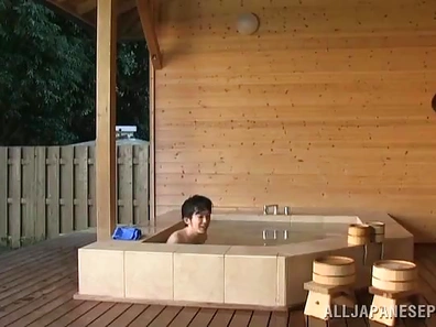 Seductive Japanese Cleaner Gives Blowjob Delight In The Steamy Hot Tub