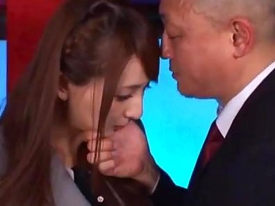 Jessica Kizaki Sensually Rides Him till He Blows Everywhere