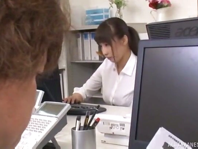 Naughty secretary Ayami Shunka drops her panties to be fucked