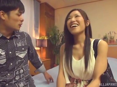 Seductive Yui Sasaki Dances Out Clothes, Greets Horny Lover With Finger Magic