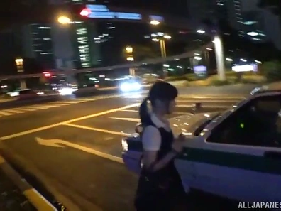 Japanese chick Ishimi Chiharu gets talked into sucking a cock in the car