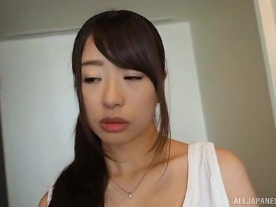 Saki Hatsumi With Natural Boobs Enjoys Passionate Finger Play