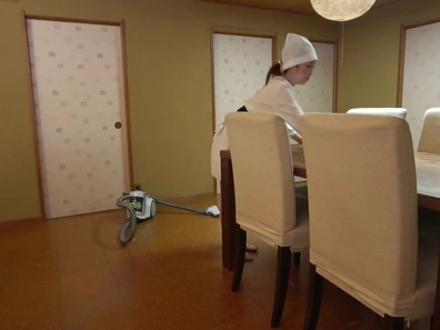 Hitomi Akiyama Enjoys Pleasing Her BF by Sucking His Cock Deeply