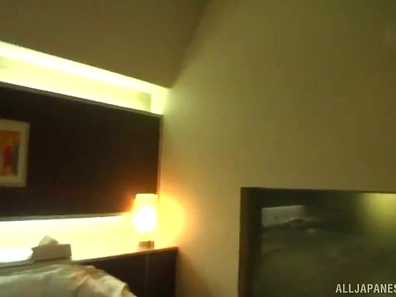 Kuwata Minori's Sexy Spread-Leg Action Delights Her Lover in Bed