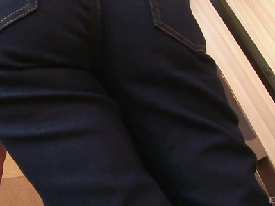 Japanese Model Emiri Senoo Gets Hardcore Fucked at Home Showdown