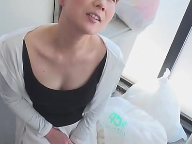 Mayumi Enokida, a playful no bra wife in the neighborhood who puts out garbage in the morning 1