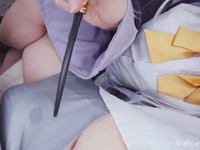 Elaina's Sexy Cosplay Adventure Leads to Steamy Cum-Filled Night