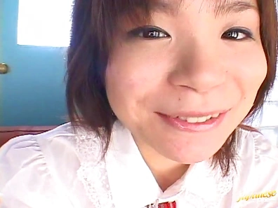 Sexy Teen Mayu Yamaguchi Takes Off Her Panties