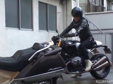 Tsuno Miho's Hot Ass Gets Fingered & Fucked Sensually by Lovers