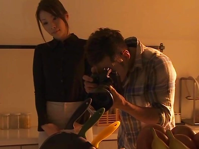 Horny JP housewife, Tamaki Nakaoka sucks the photographer sensually