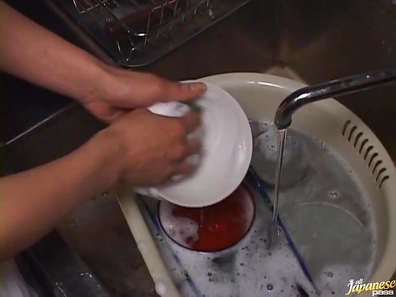 Japanese mature babe has sex