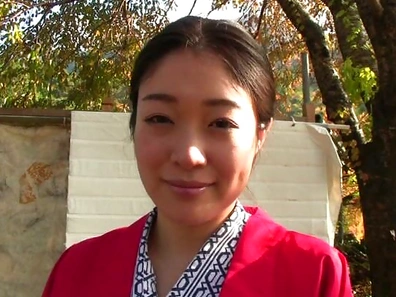 Peachy Asian married chick Ayumi Shinjyou gets her nude body soaped