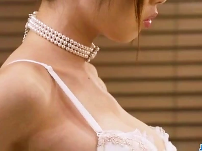 Sensual Anri enjoys a good pussy stimulation